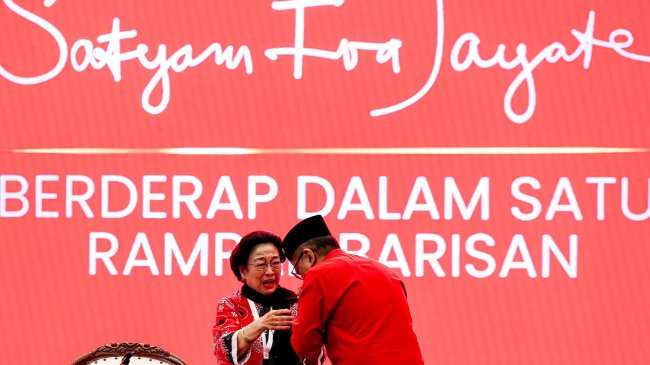 Hasto-Kristiyanto-Hadiri-Kongres-ke-6-PDI-Perjuangan_20250802_201231.jpg