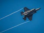 sebuah-f-35-lightning-ii-melesat.jpg